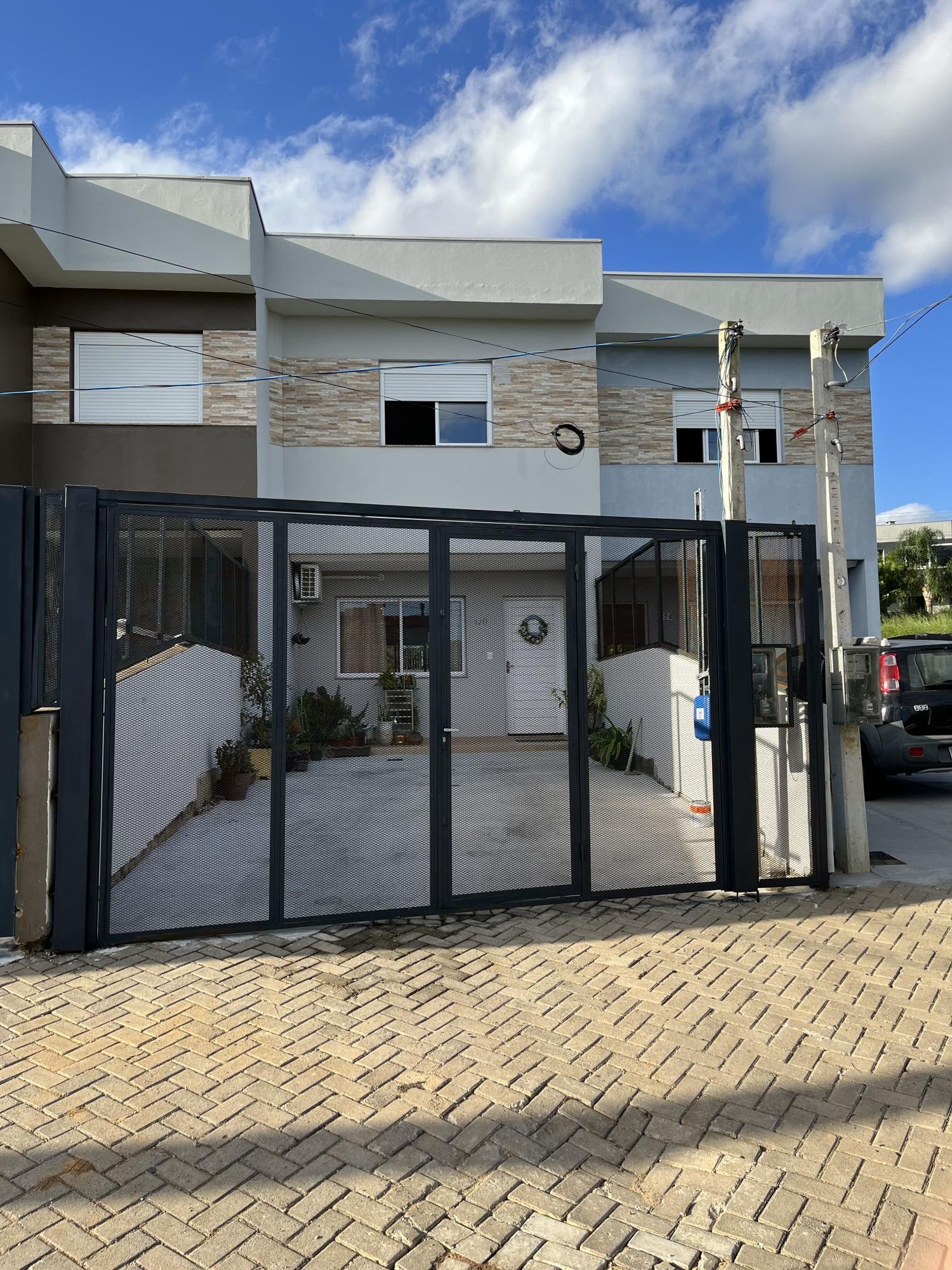 CASA 03 DORMITÓRIOS, 107m² , sendo 01 suíte, pátio, 01 vaga de garagem no RESIDENCIAL VERDES CAMPOS