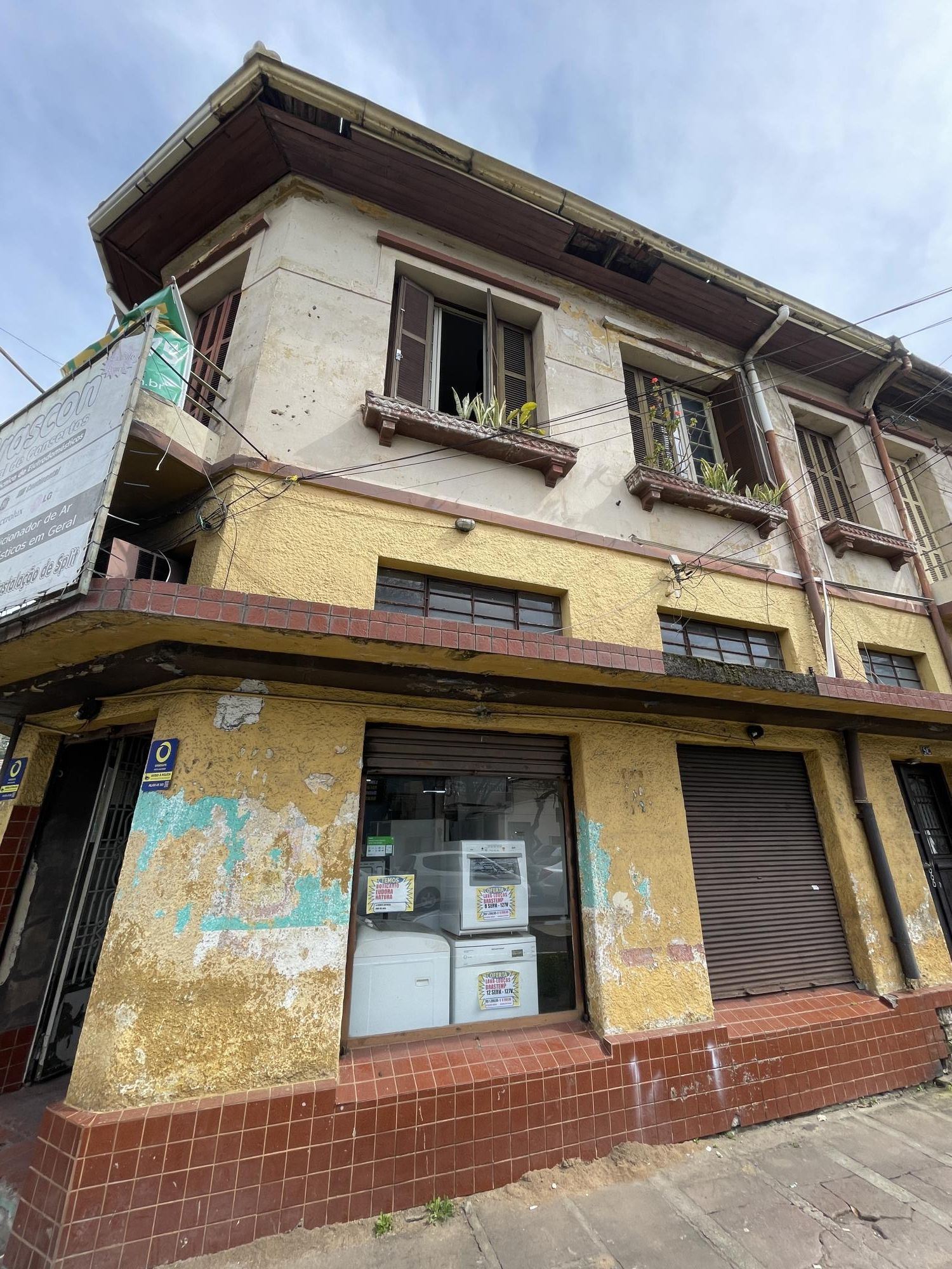 Prédio Residencial, 10 quartos, à venda, 450 m², Navegantes - Porto Alegre — foto 2
