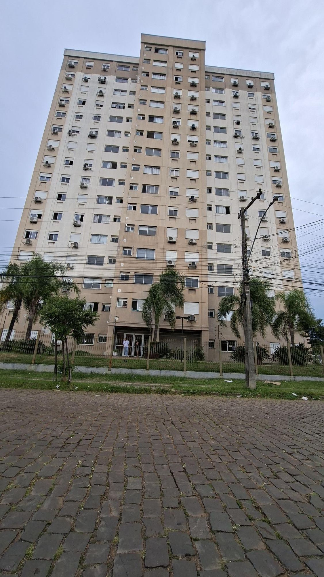 Apartamento, 3 dormitórios no bairro Humaitá em Porto Alegre para Comprar