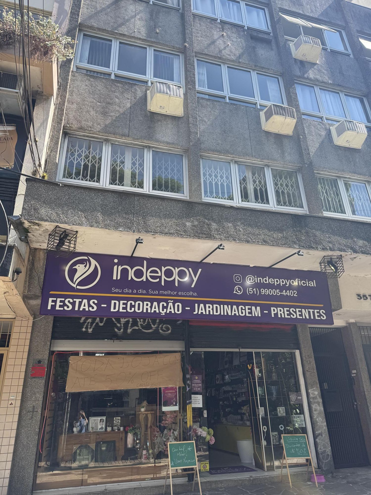 Loja comercial à venda, localizada no coração da Cidade Baixa, em Porto Alegre, RS