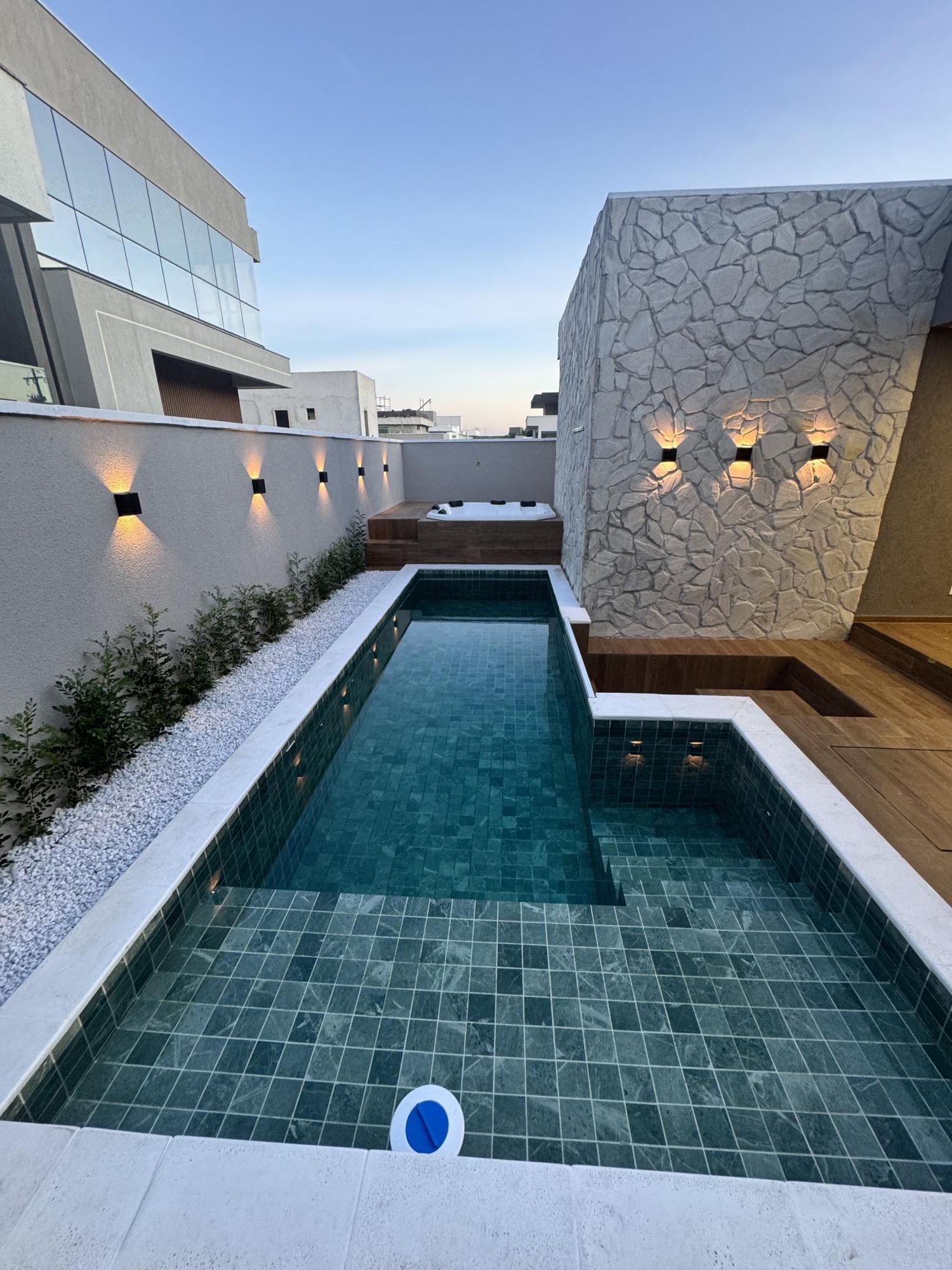img190174265