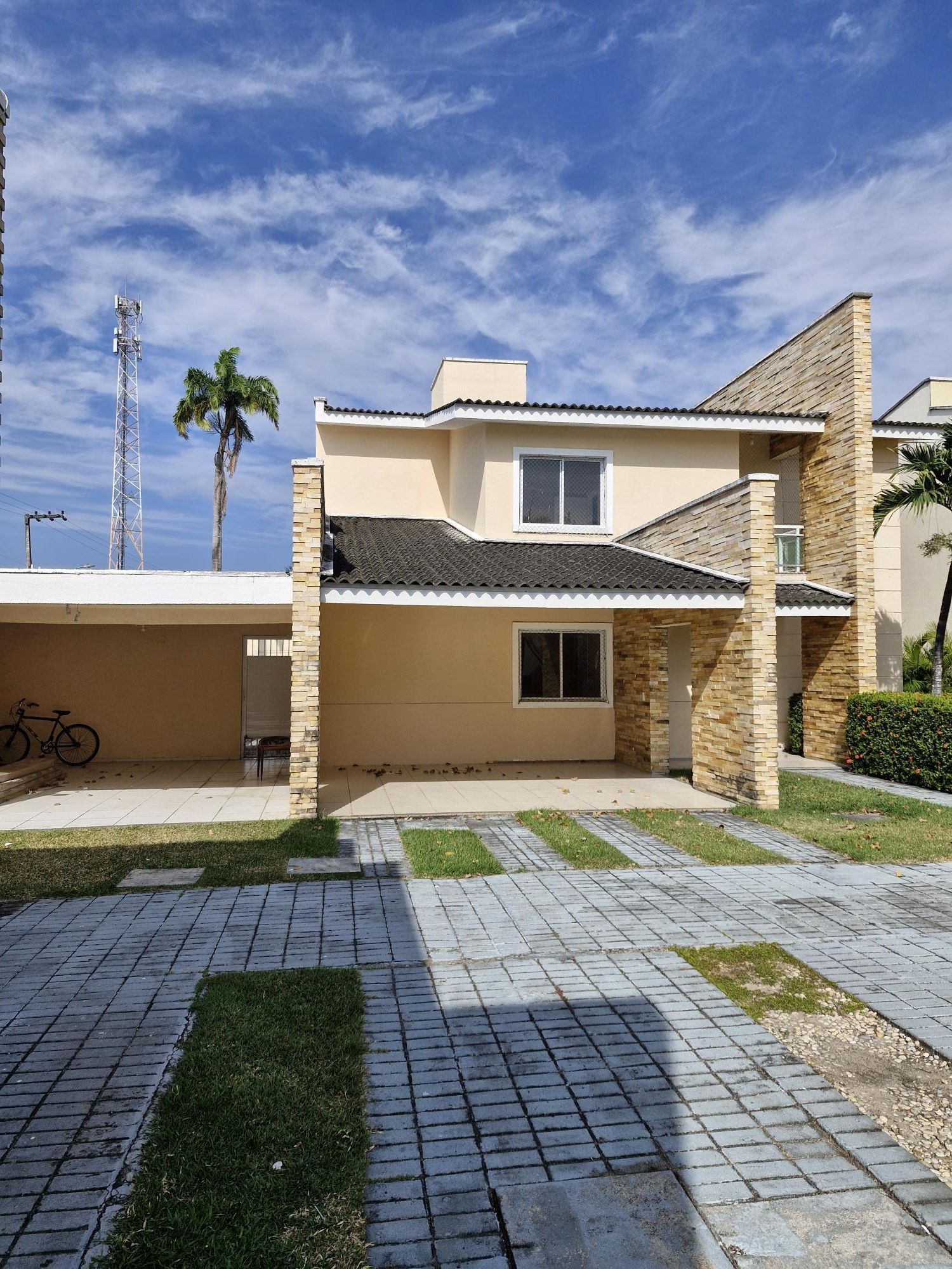 Casa de Condomínio de 6 quartos, 400m² no bairro Centro, em Eusébio | Eu Corretor