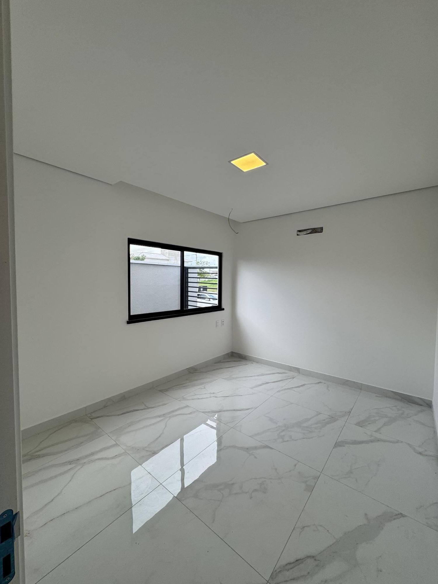 img190173078