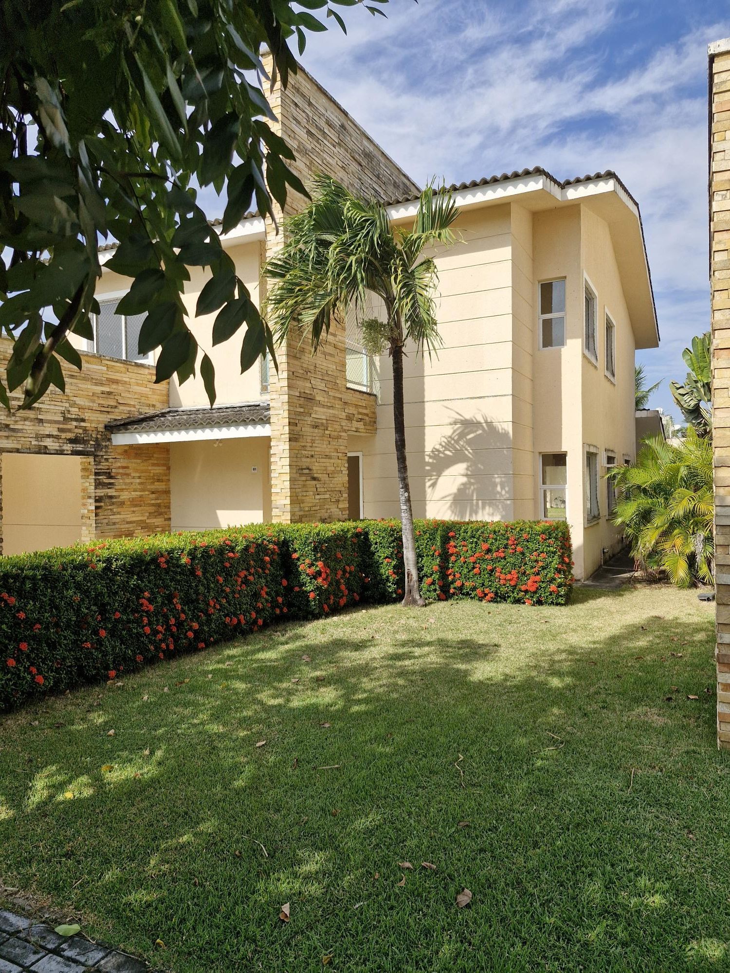 Casa de Condomínio de 6 quartos, 400m² no bairro Centro, em Eusébio | Eu Corretor