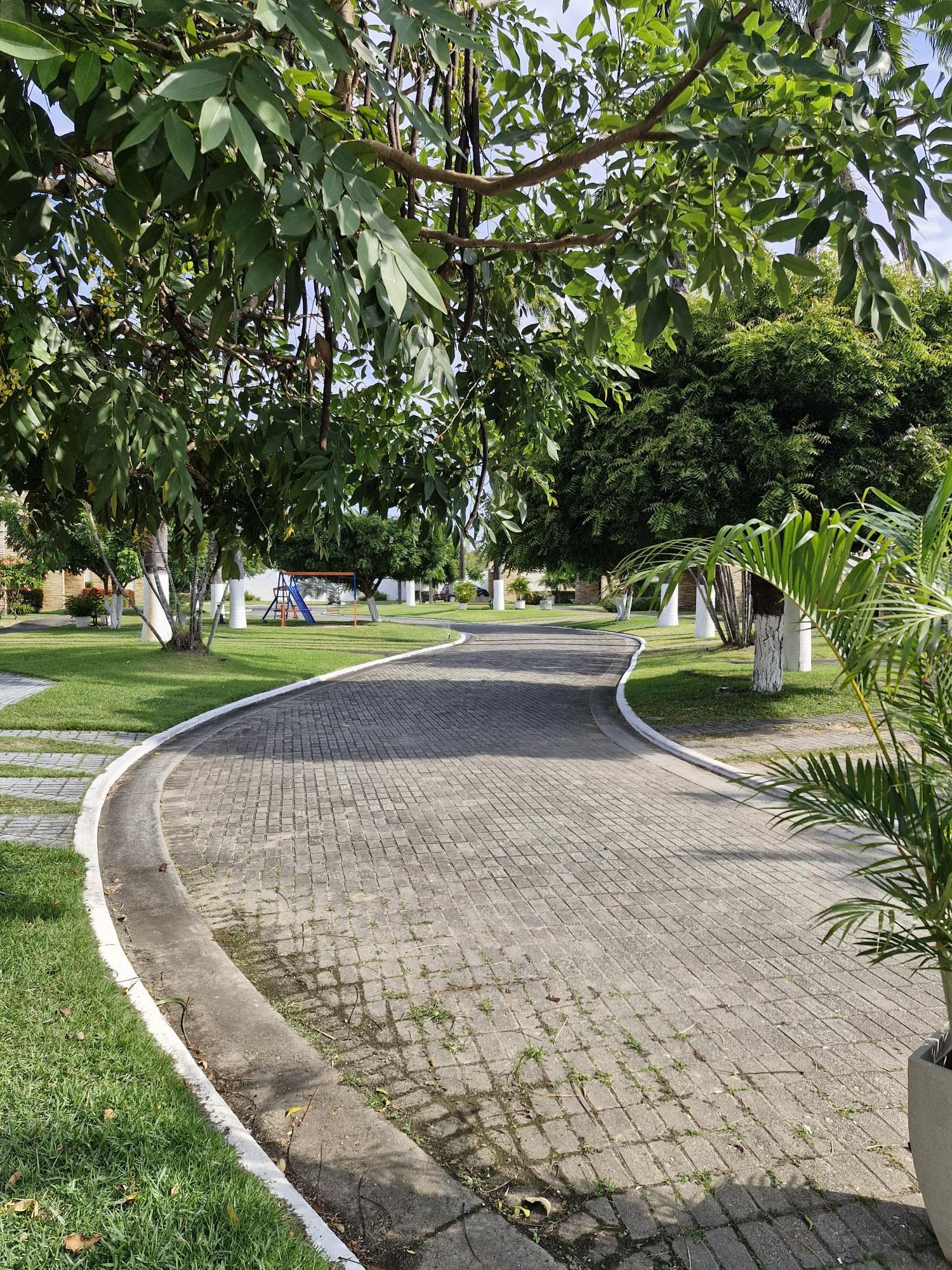 Casa de Condomínio de 6 quartos, 400m² no bairro Centro, em Eusébio | Eu Corretor