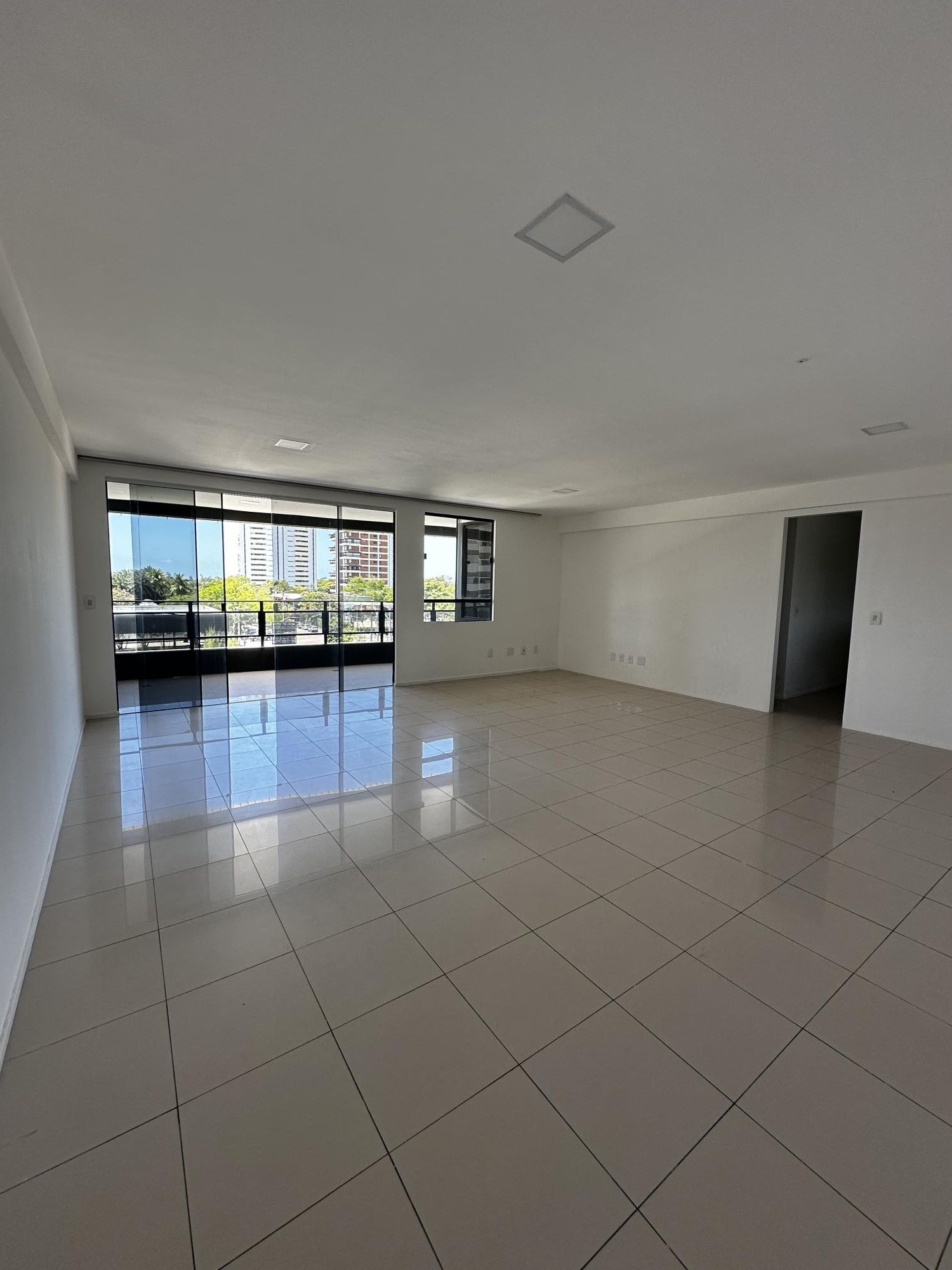Apartamento de 3 quartos, 151m² no bairro Patriolino Ribeiro, em Fortaleza | Eu Corretor