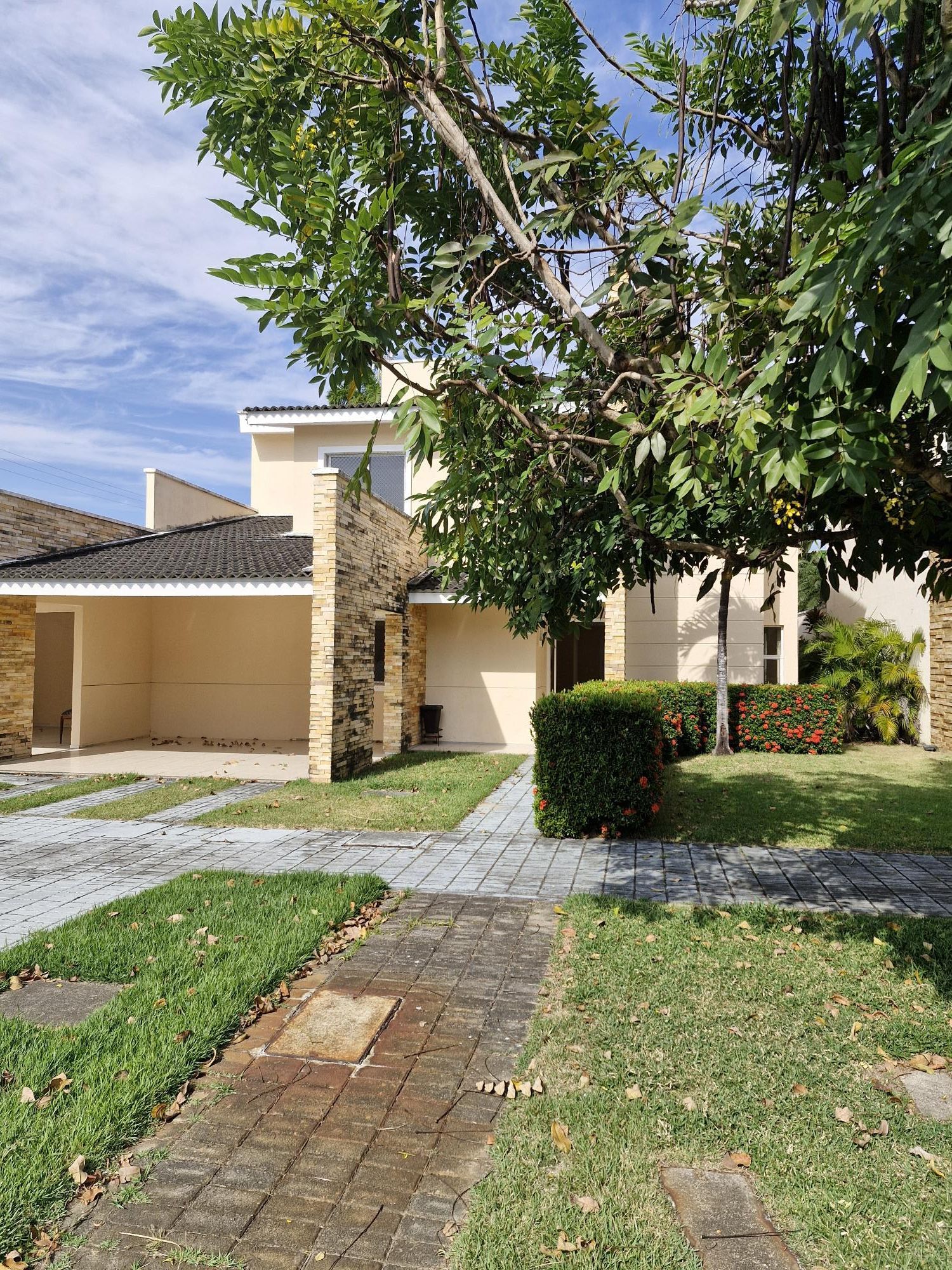 Casa de Condomínio de 6 quartos, 400m² no bairro Centro, em Eusébio | Eu Corretor