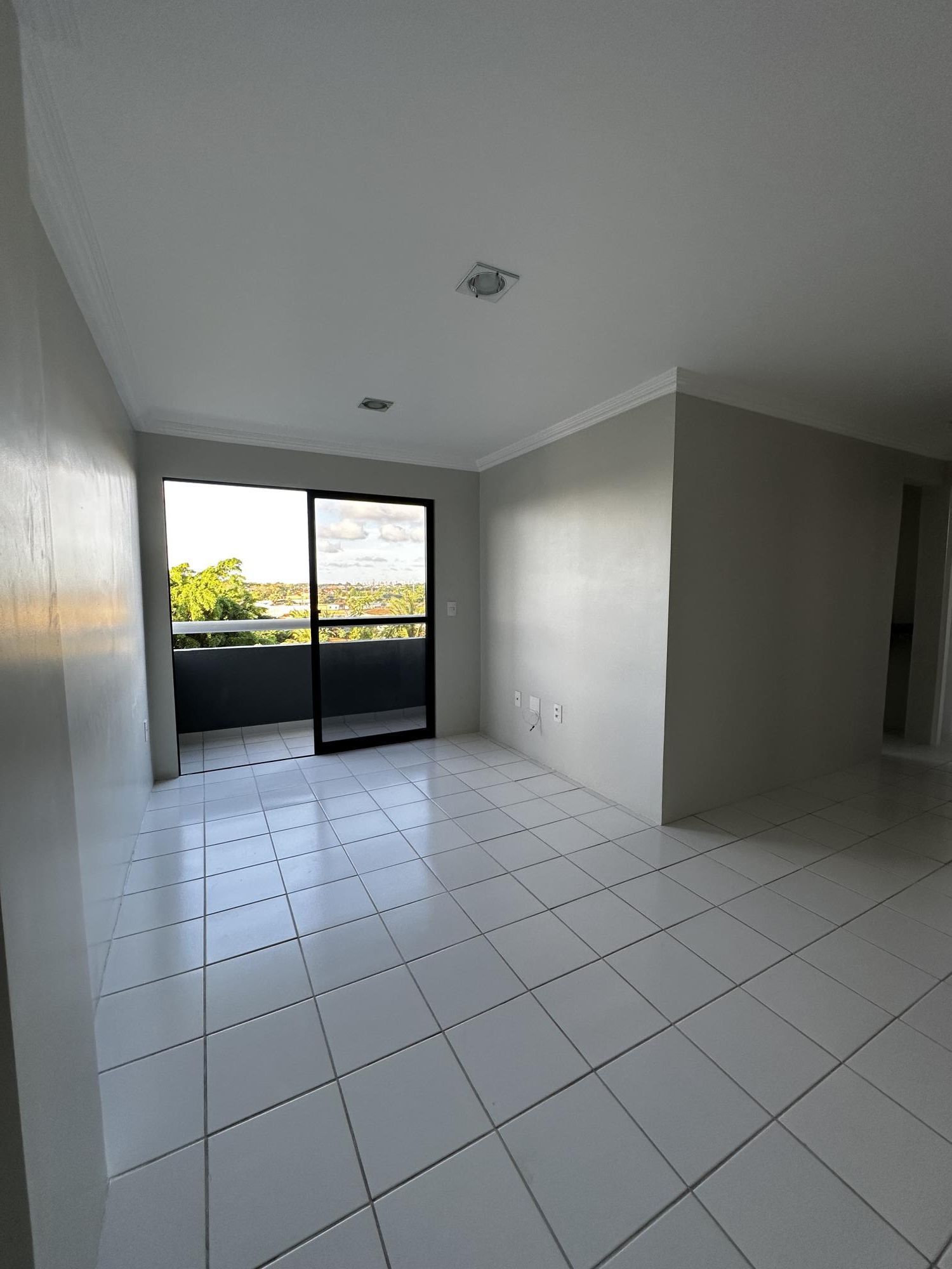 Apartamento à venda com 3 quartos, 56m² - Foto 2