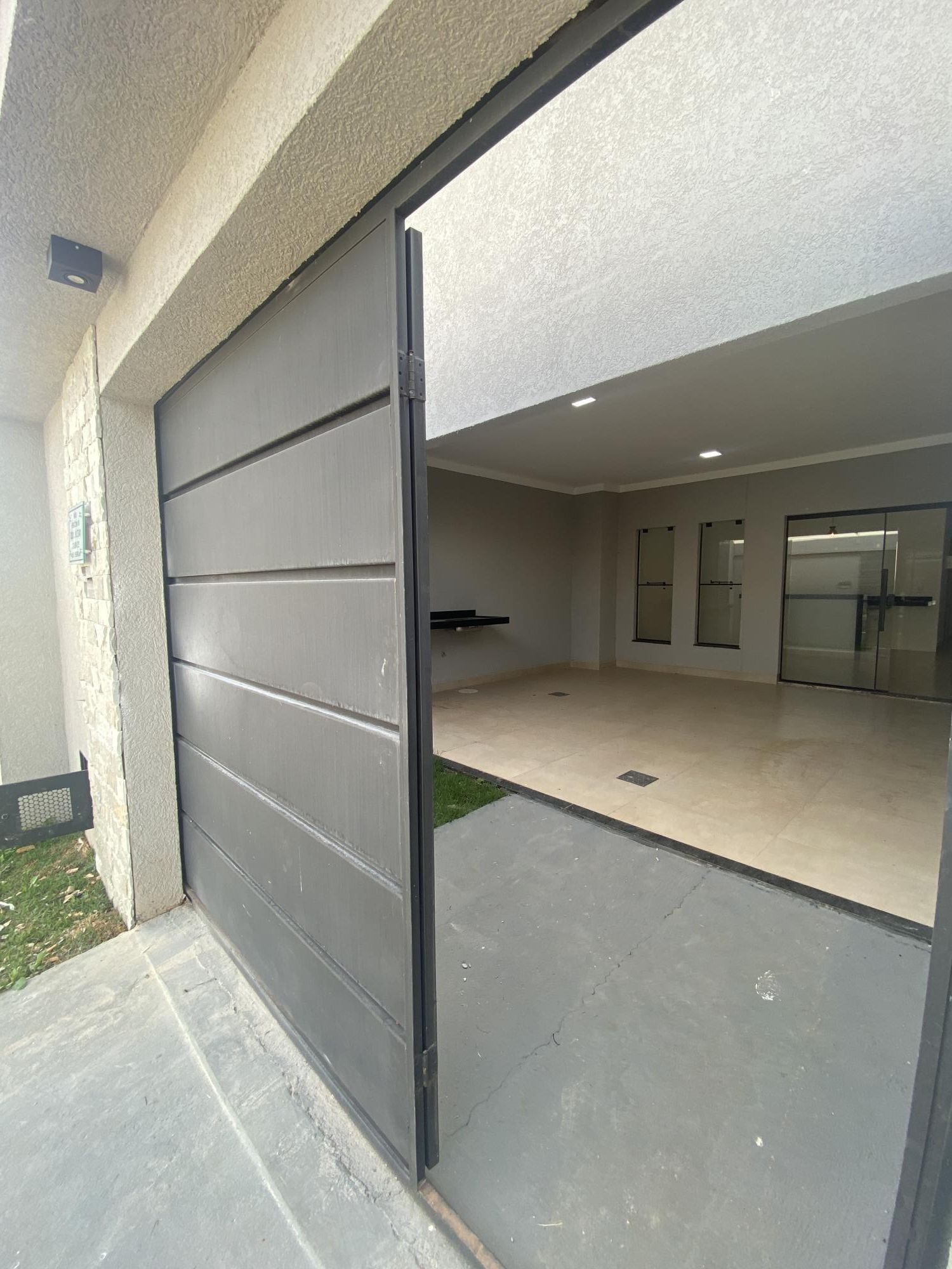 Casa à venda com 3 quartos, 93m² - Foto 2