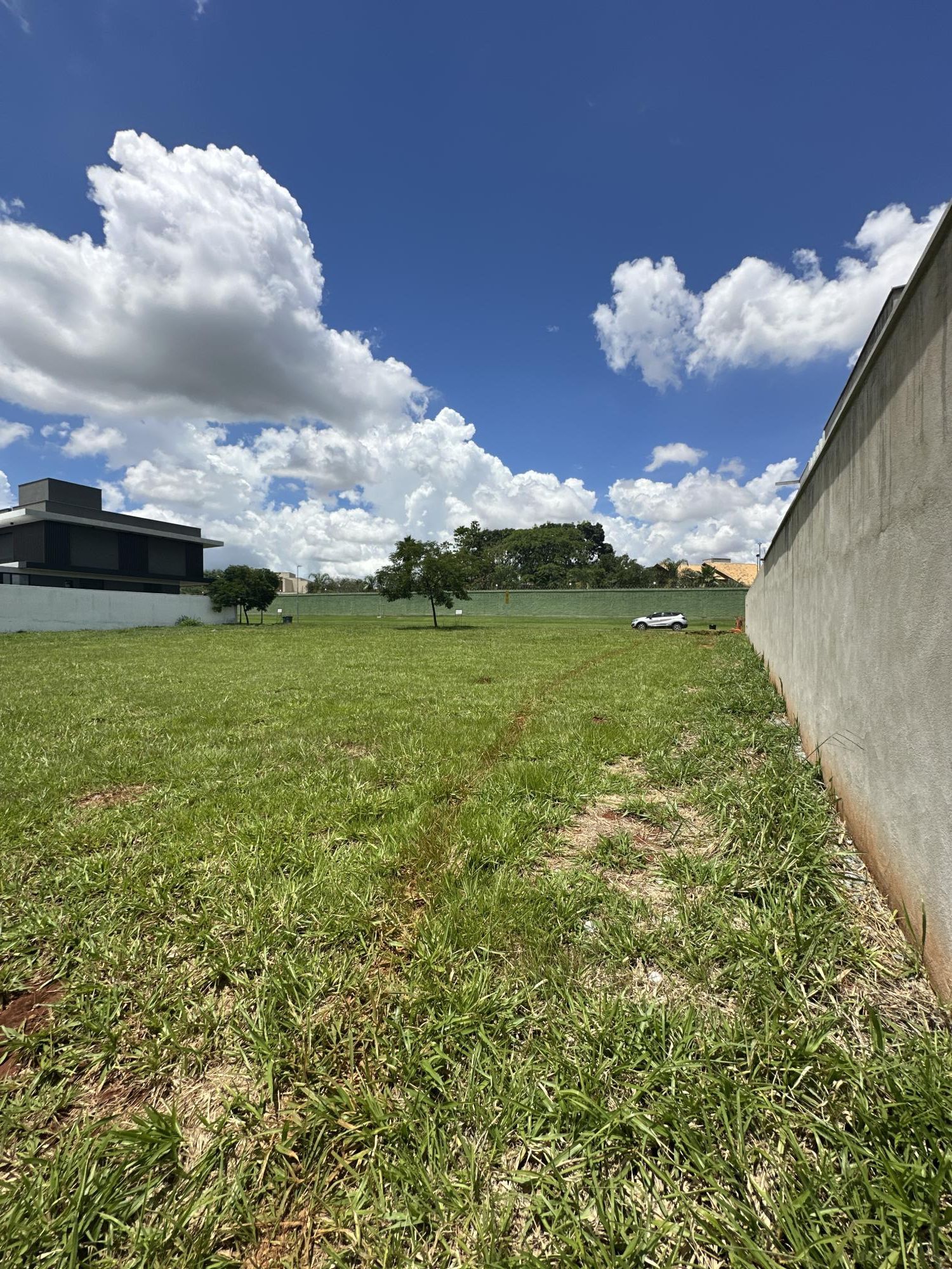 Terreno à venda, 830m² - Foto 1