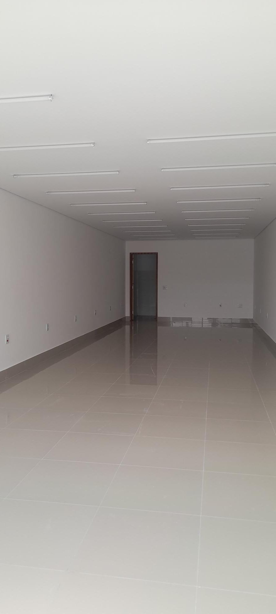 Loja-Salão para alugar com 1 quarto, 68m² - Foto 1