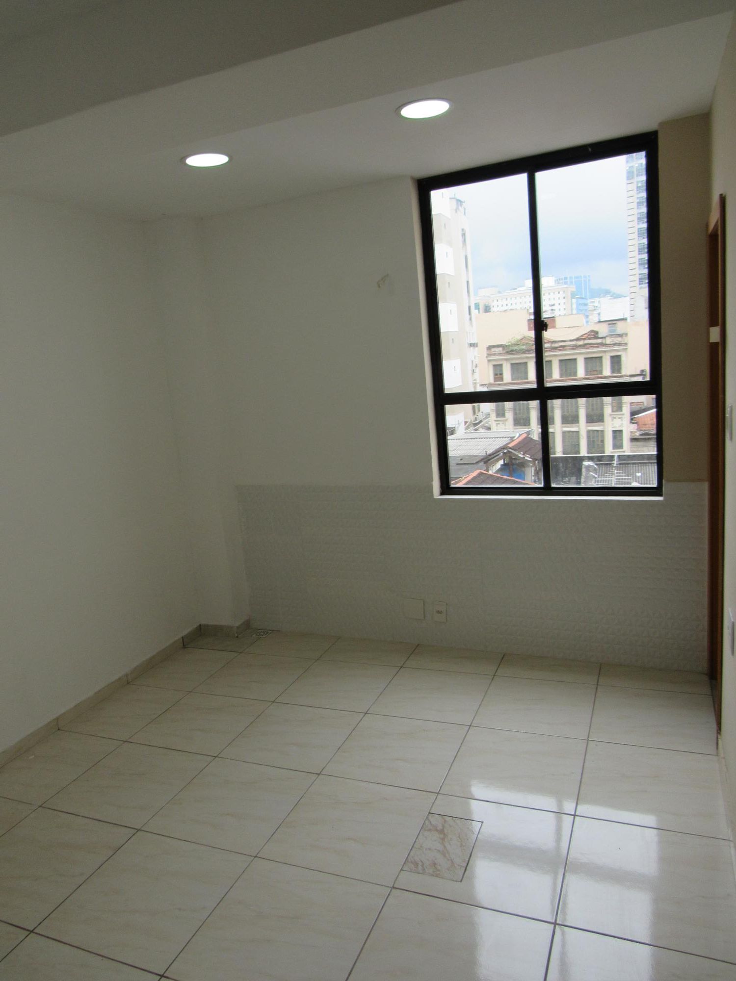 Conjunto Comercial-Sala para alugar com 1 quarto, 33m² - Foto 6