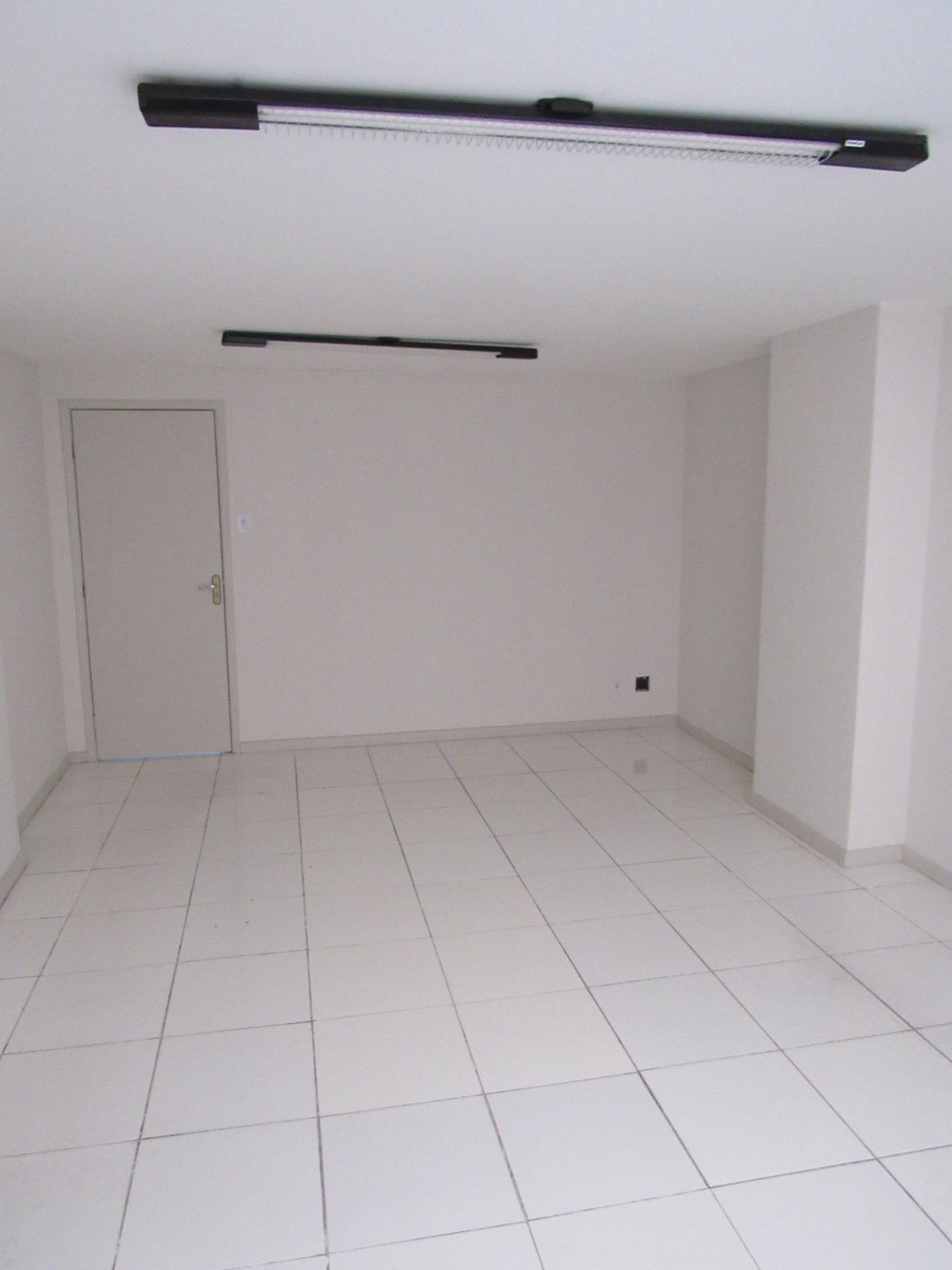 Conjunto Comercial-Sala para alugar com 1 quarto, 23m² - Foto 4